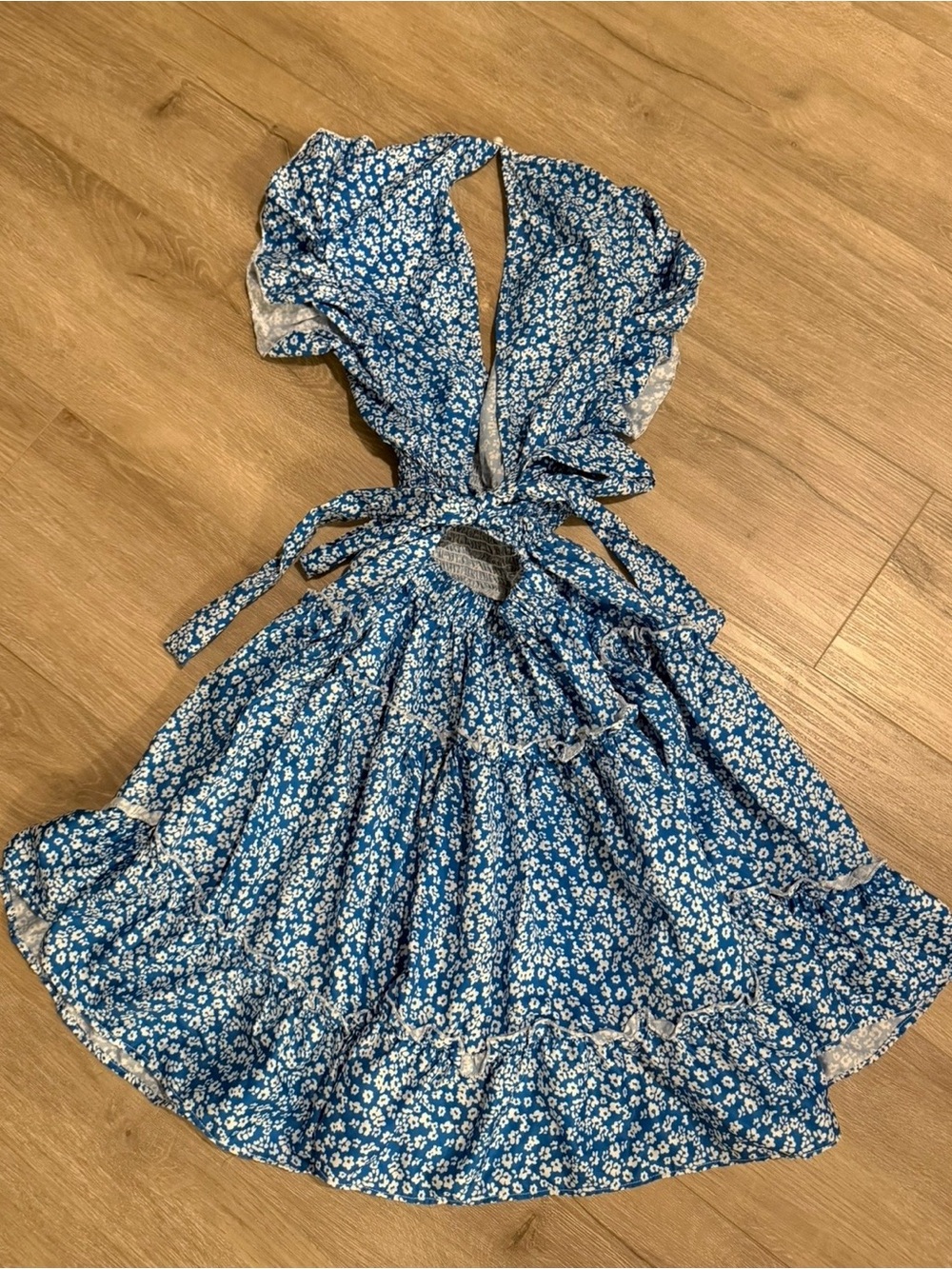 OrderPlus Size Medium Blue Floral Halter Dress - Excellent Like New Condition - Picture 3 of 5